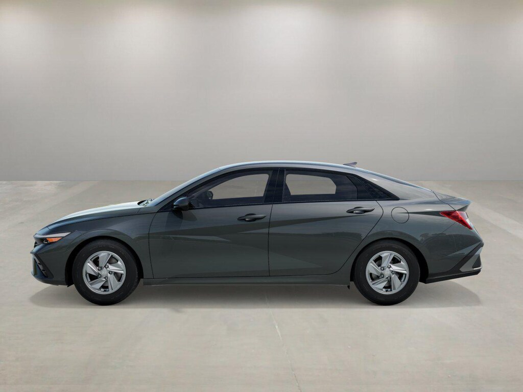 New 2026 Hyundai Elantra SE Sedan