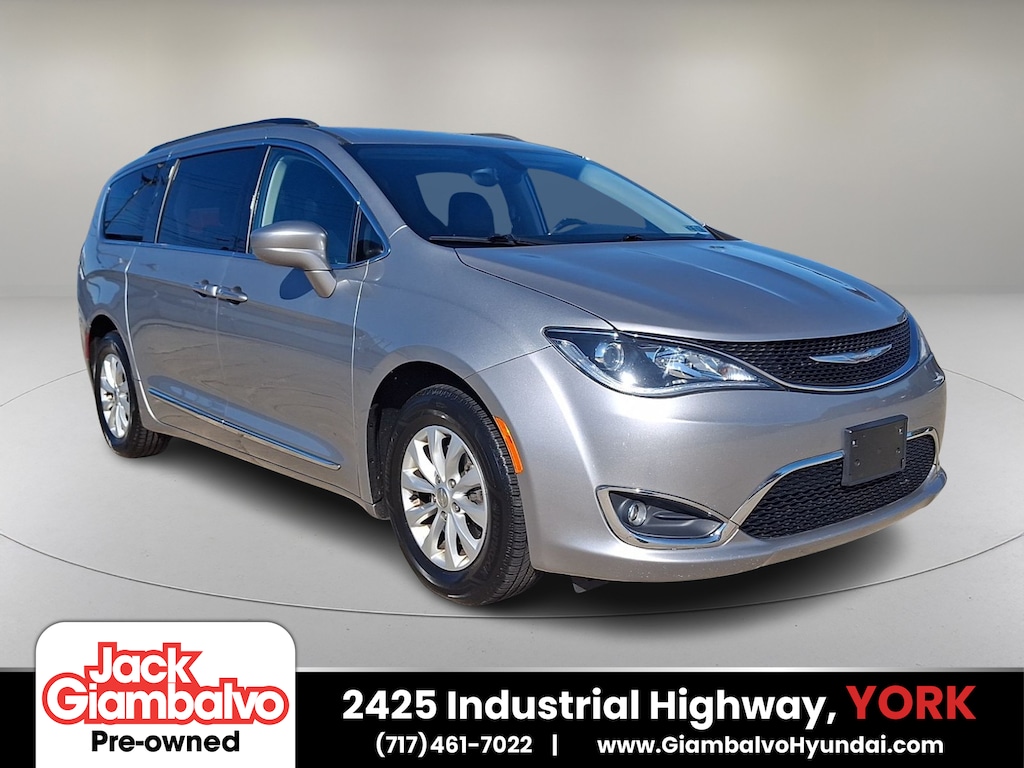 Used 2017 Chrysler Pacifica Touring-L Van
