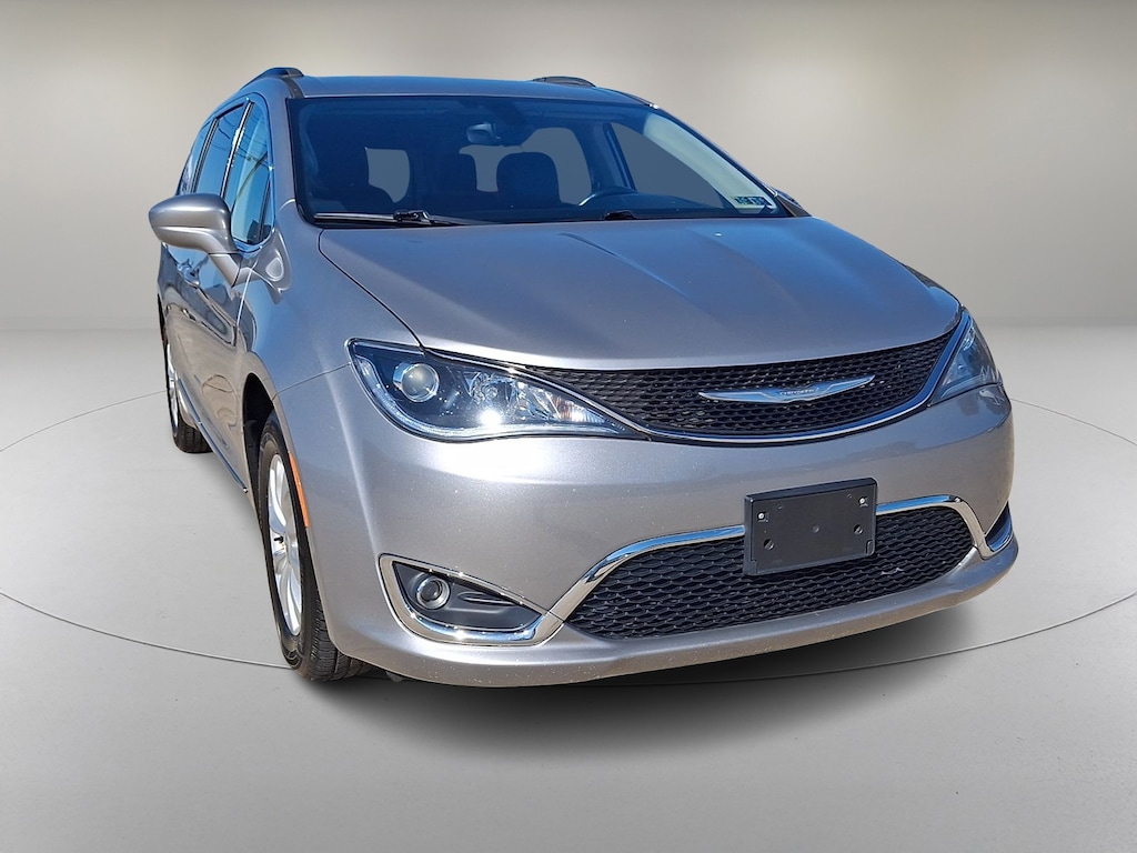Used 2017 Chrysler Pacifica Touring-L Van