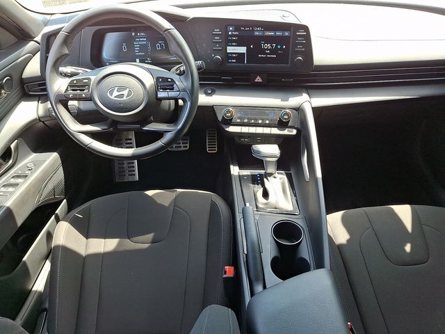 2025 Hyundai Elantra SEL - Photo 15