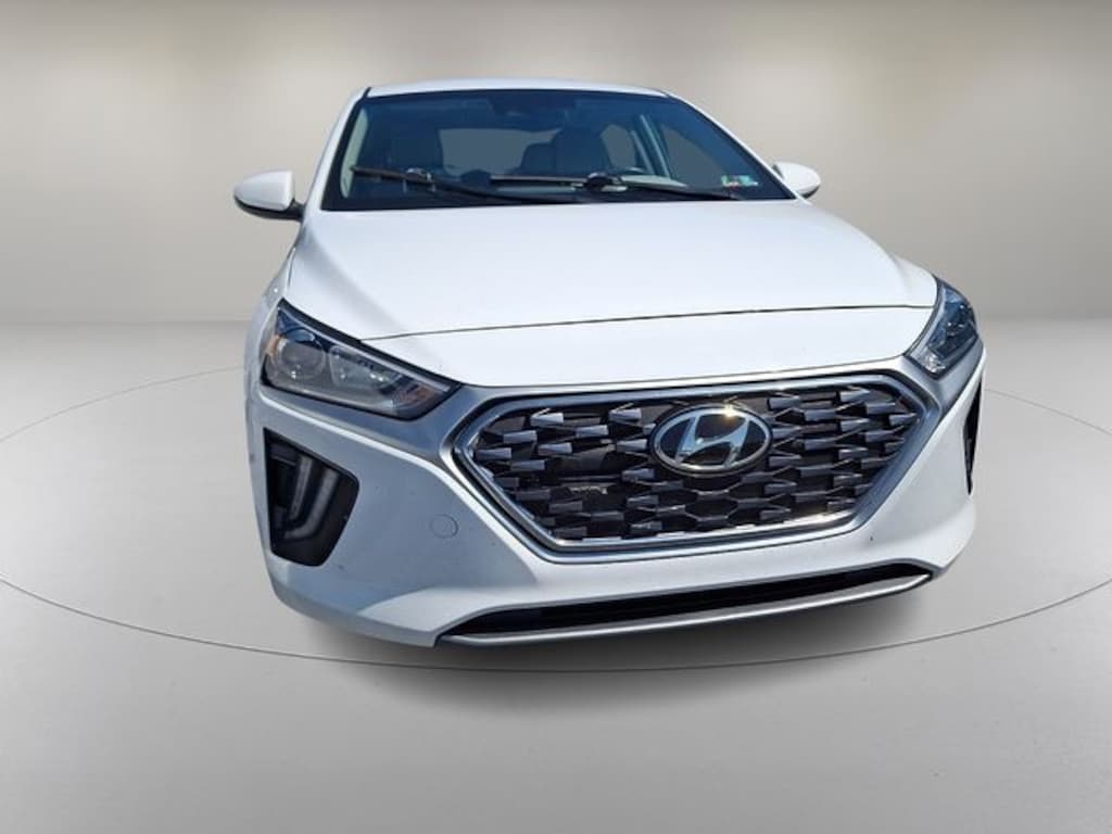 Used 2020 Hyundai Ioniq Plug-In Hybrid SE Hatchback
