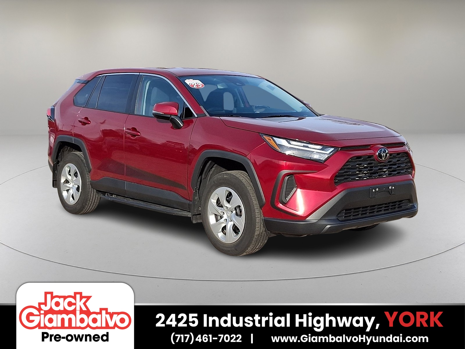 2023 Toyota RAV4 LE's photo