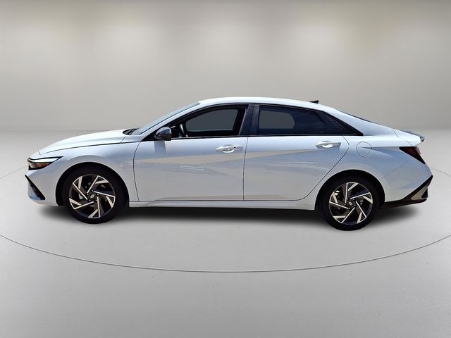 2025 Hyundai Elantra SEL - Photo 6