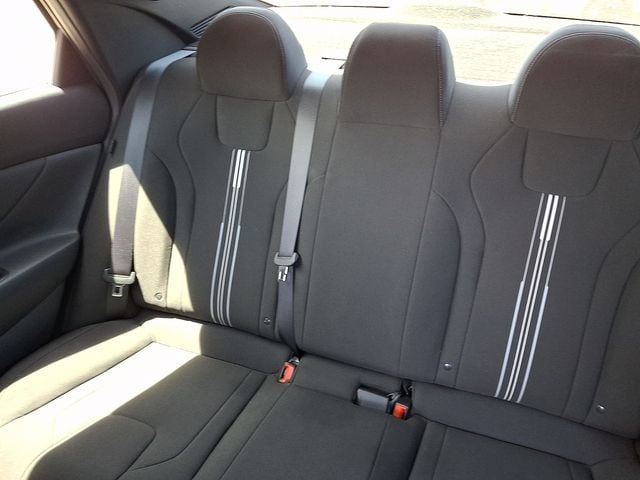 2025 Hyundai Elantra SEL - Photo 18