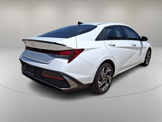 2025 Hyundai Elantra SEL - Photo 11