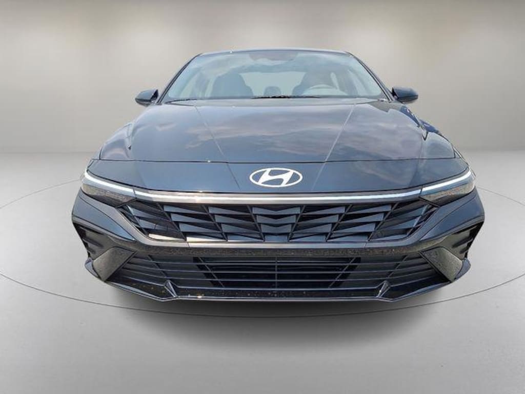 New 2026 Hyundai Elantra SE Sedan