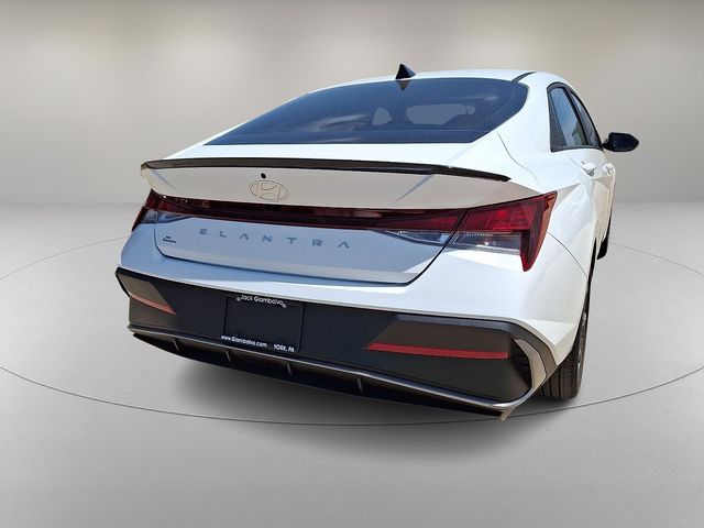 2025 Hyundai Elantra SEL - Photo 10