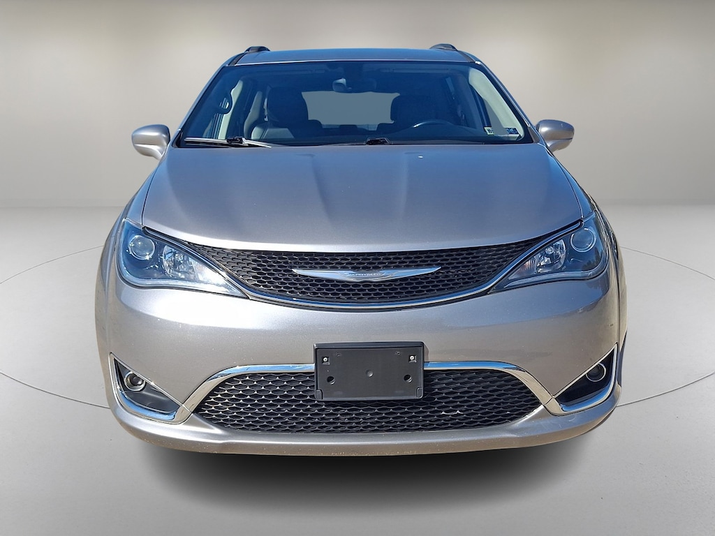 Used 2017 Chrysler Pacifica Touring-L Van