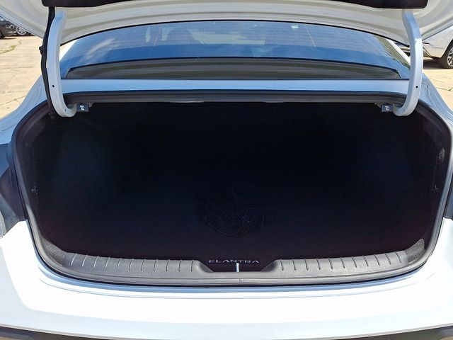 2025 Hyundai Elantra SEL - Photo 30