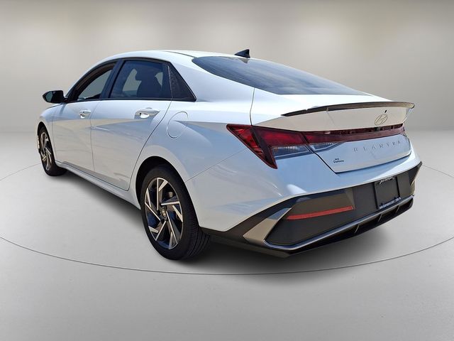 2025 Hyundai Elantra SEL - Photo 7