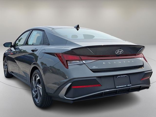 2025 Hyundai Elantra SEL - Photo 8