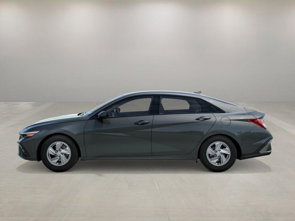 New 2026 Hyundai Elantra SE Sedan