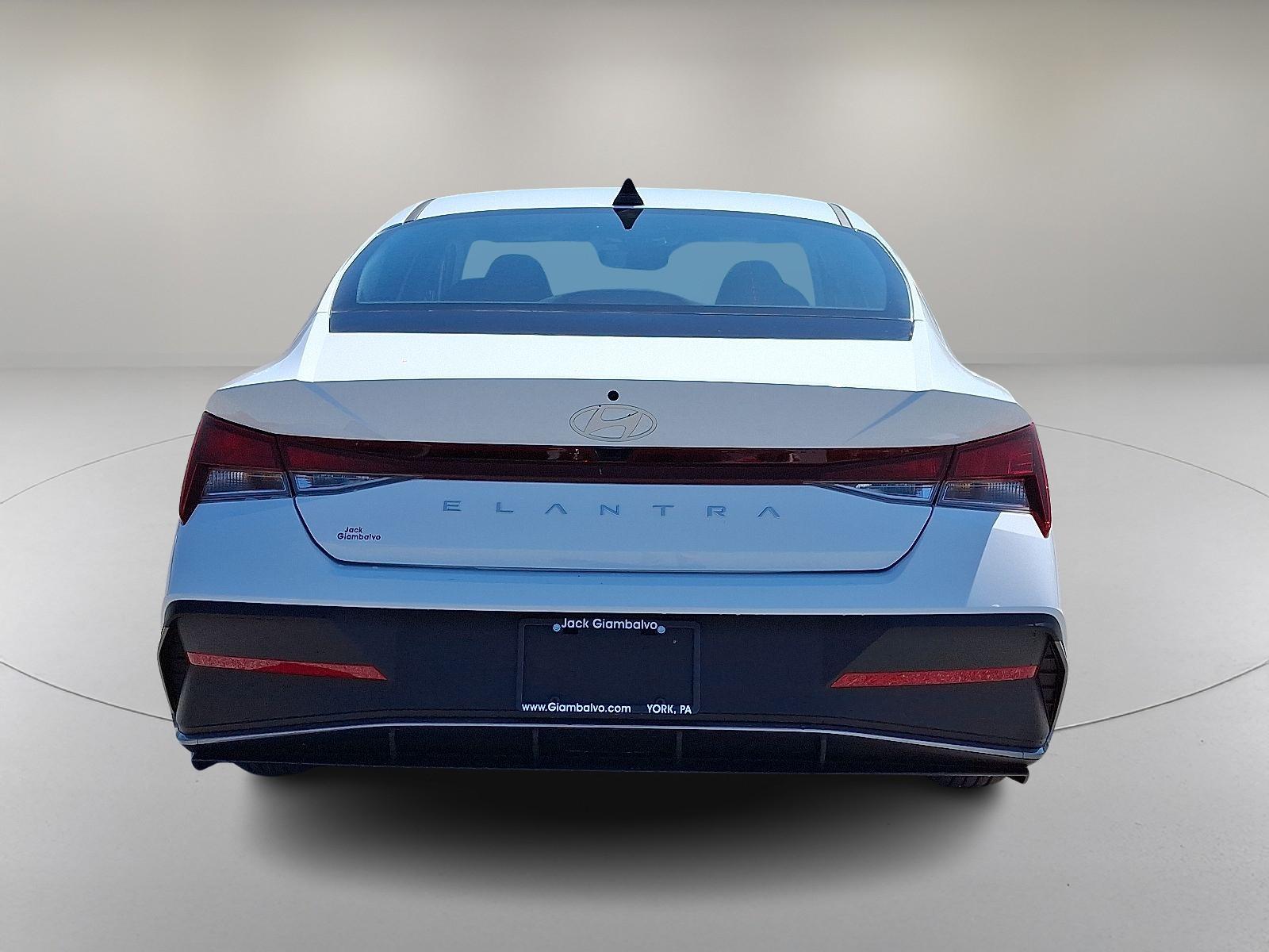 2025 Hyundai Elantra SE - Photo 7