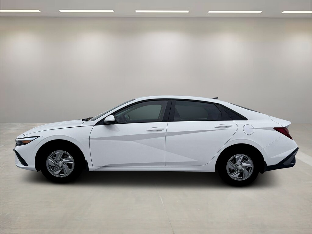 New 2026 Hyundai Elantra SE Sedan