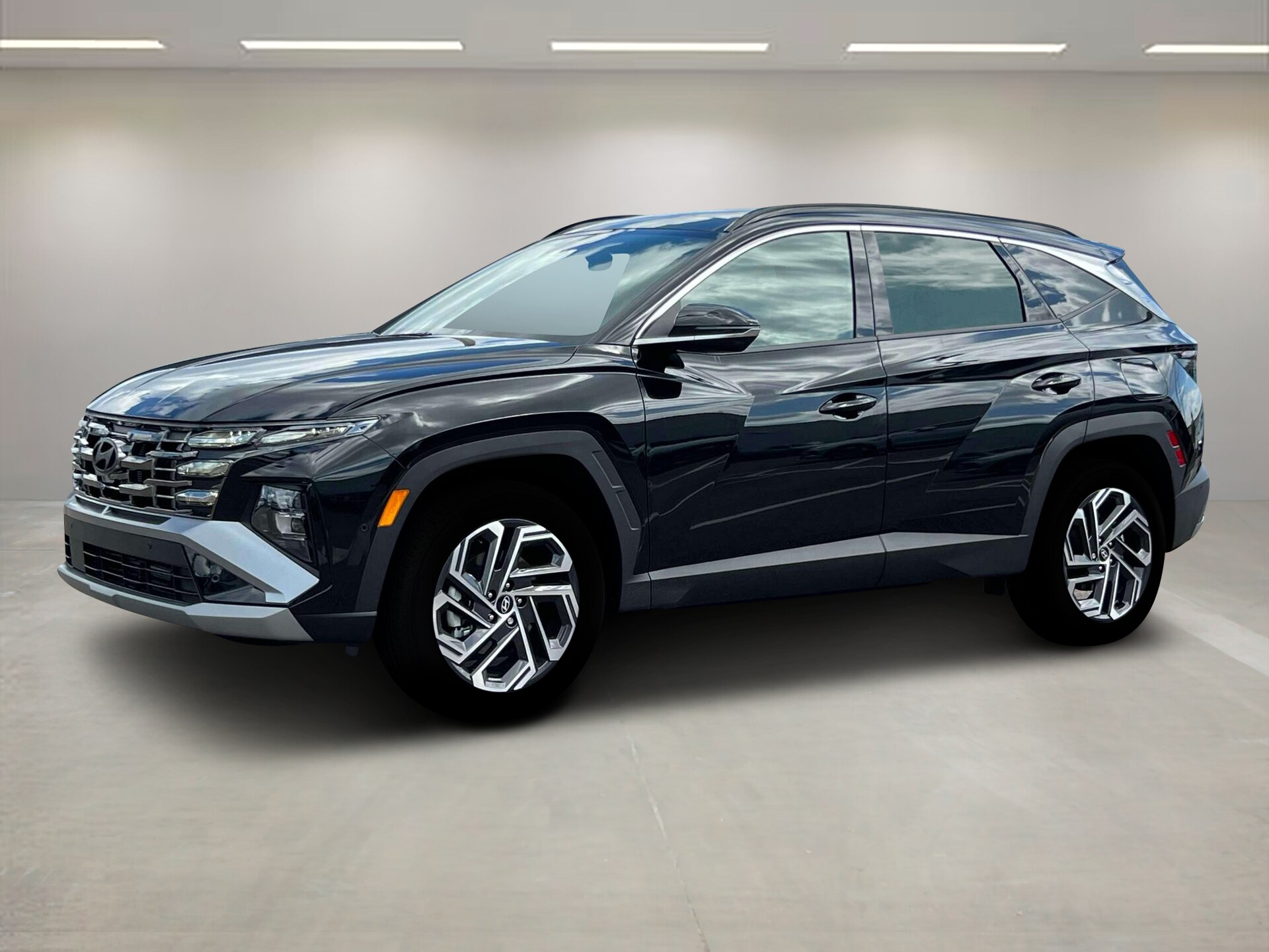 2025 Hyundai Tucson Hybrid Limited photo 2