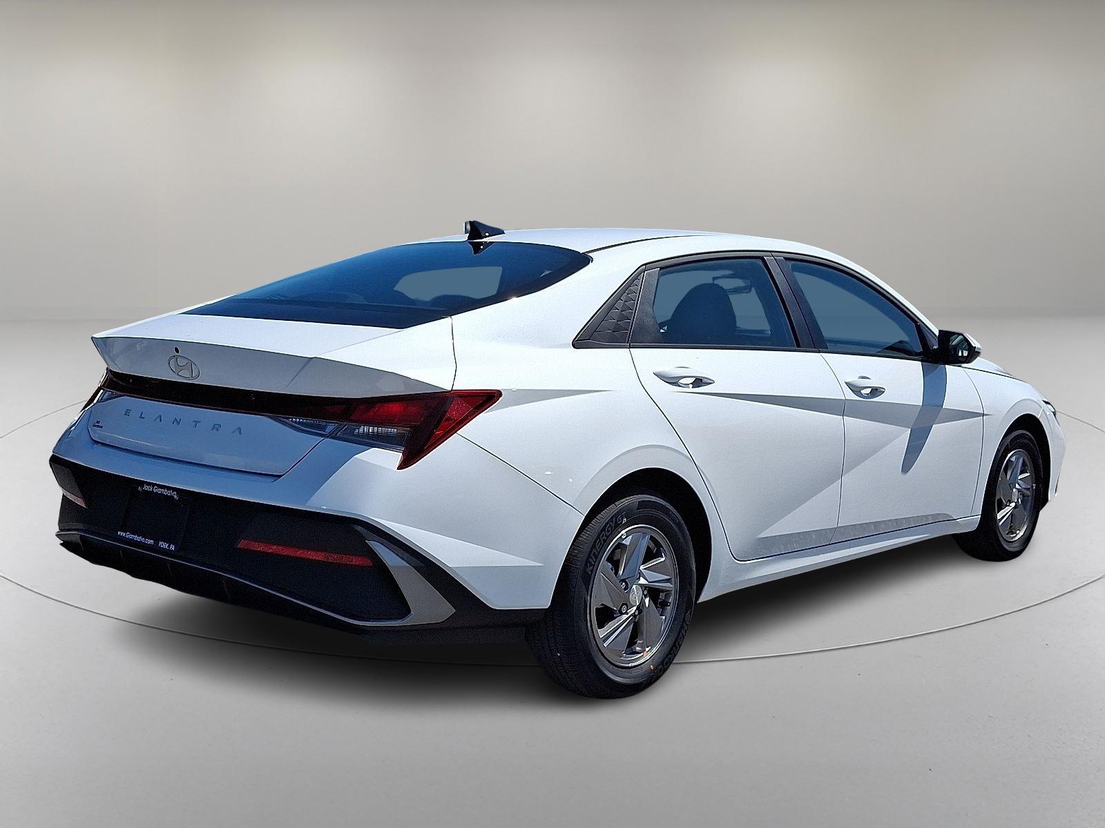 2025 Hyundai Elantra SE - Photo 8