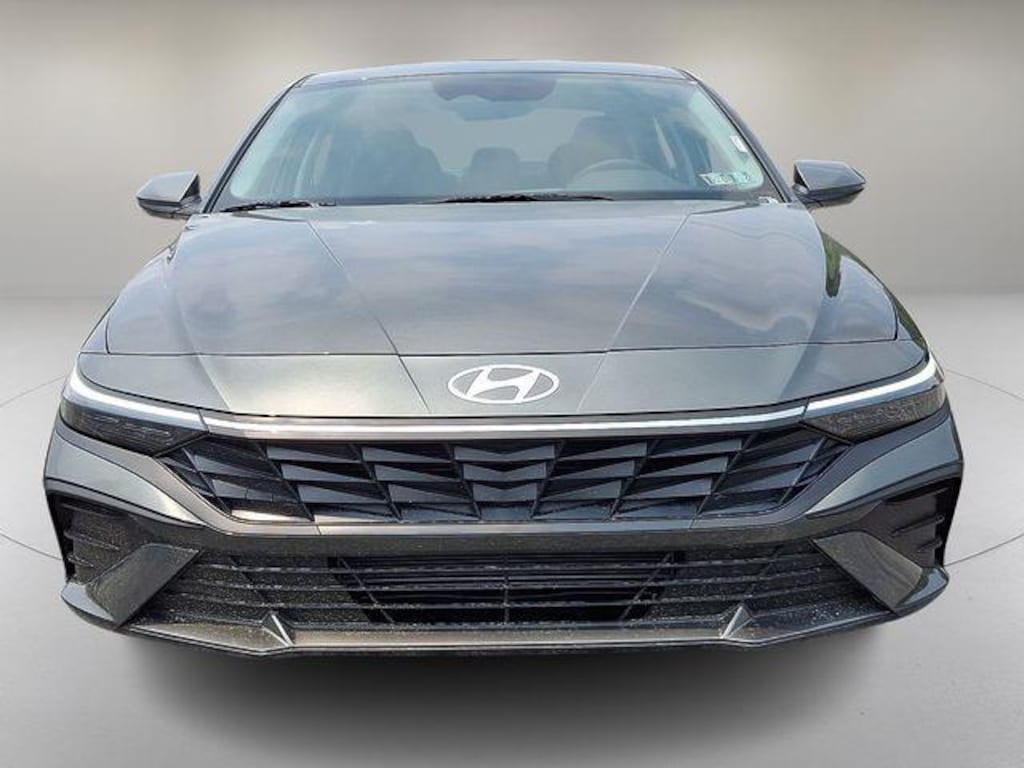 New 2026 Hyundai Elantra SE Sedan