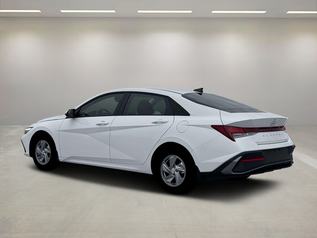 New 2026 Hyundai Elantra SE Sedan