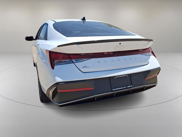 2025 Hyundai Elantra SEL - Photo 8