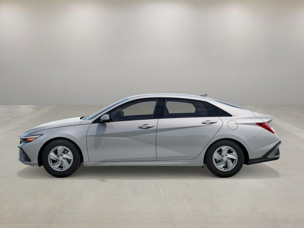 New 2026 Hyundai Elantra SE Sedan