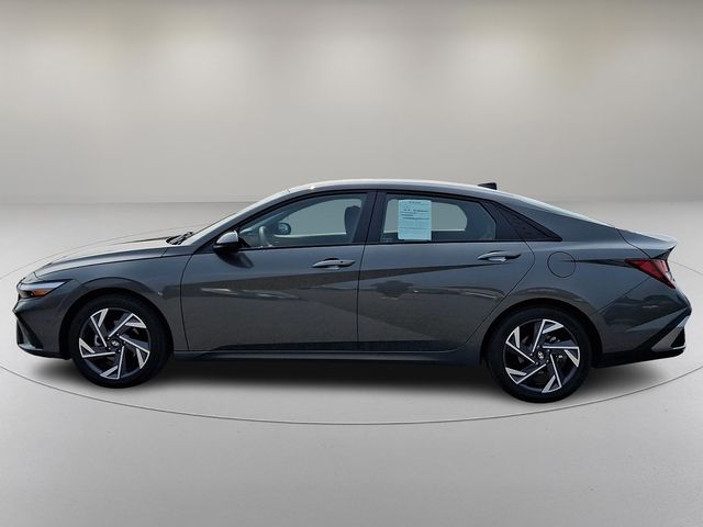 2025 Hyundai Elantra SEL - Photo 6