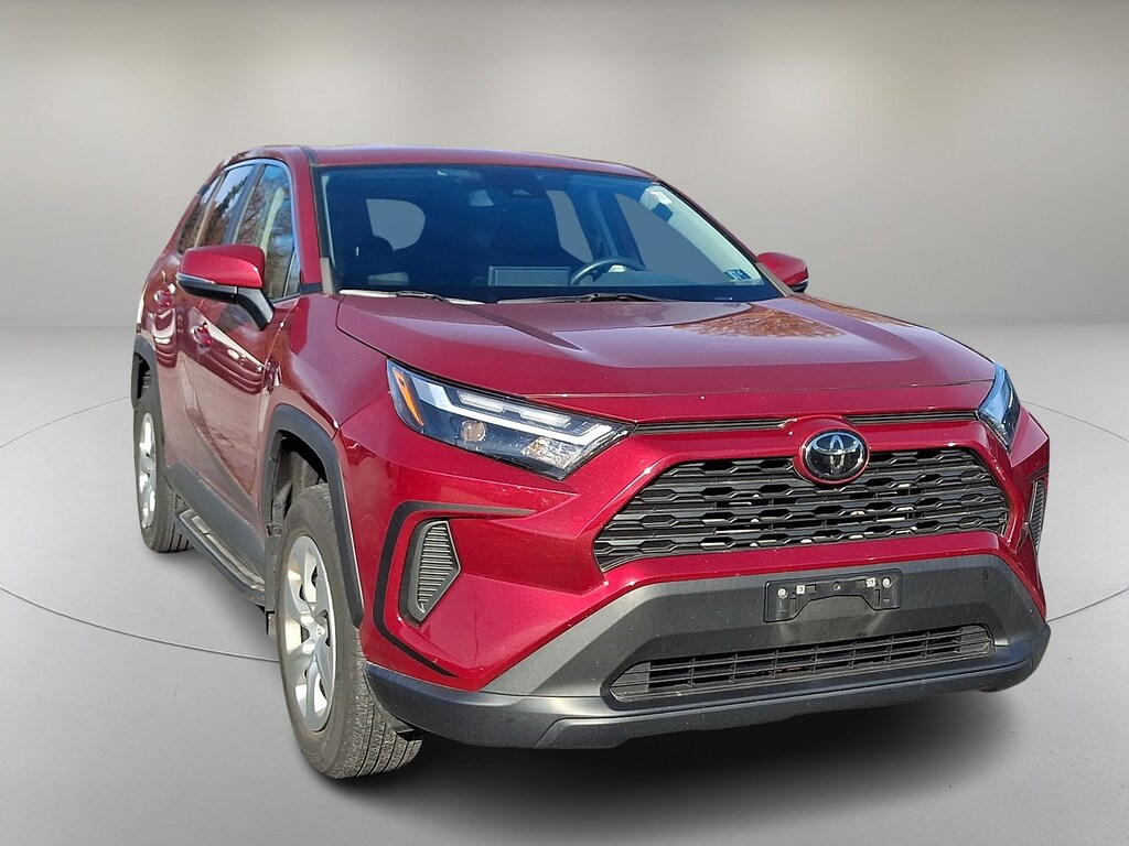 2023 Toyota RAV4 LE photo 2