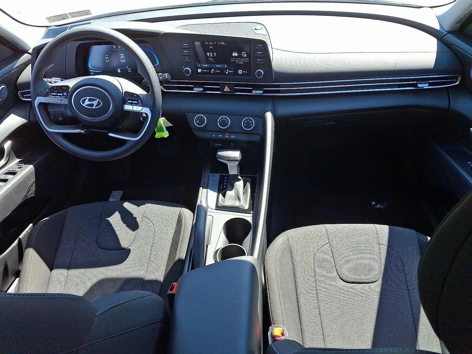 2025 Hyundai Elantra SE - Photo 11