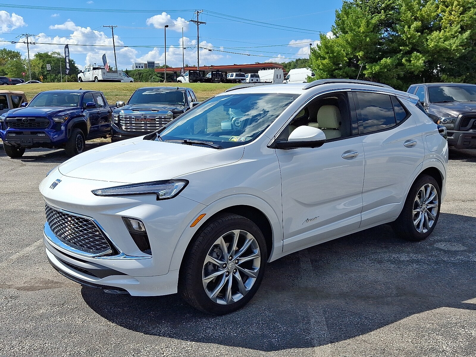 2024 Buick Encore GX Avenir photo 3
