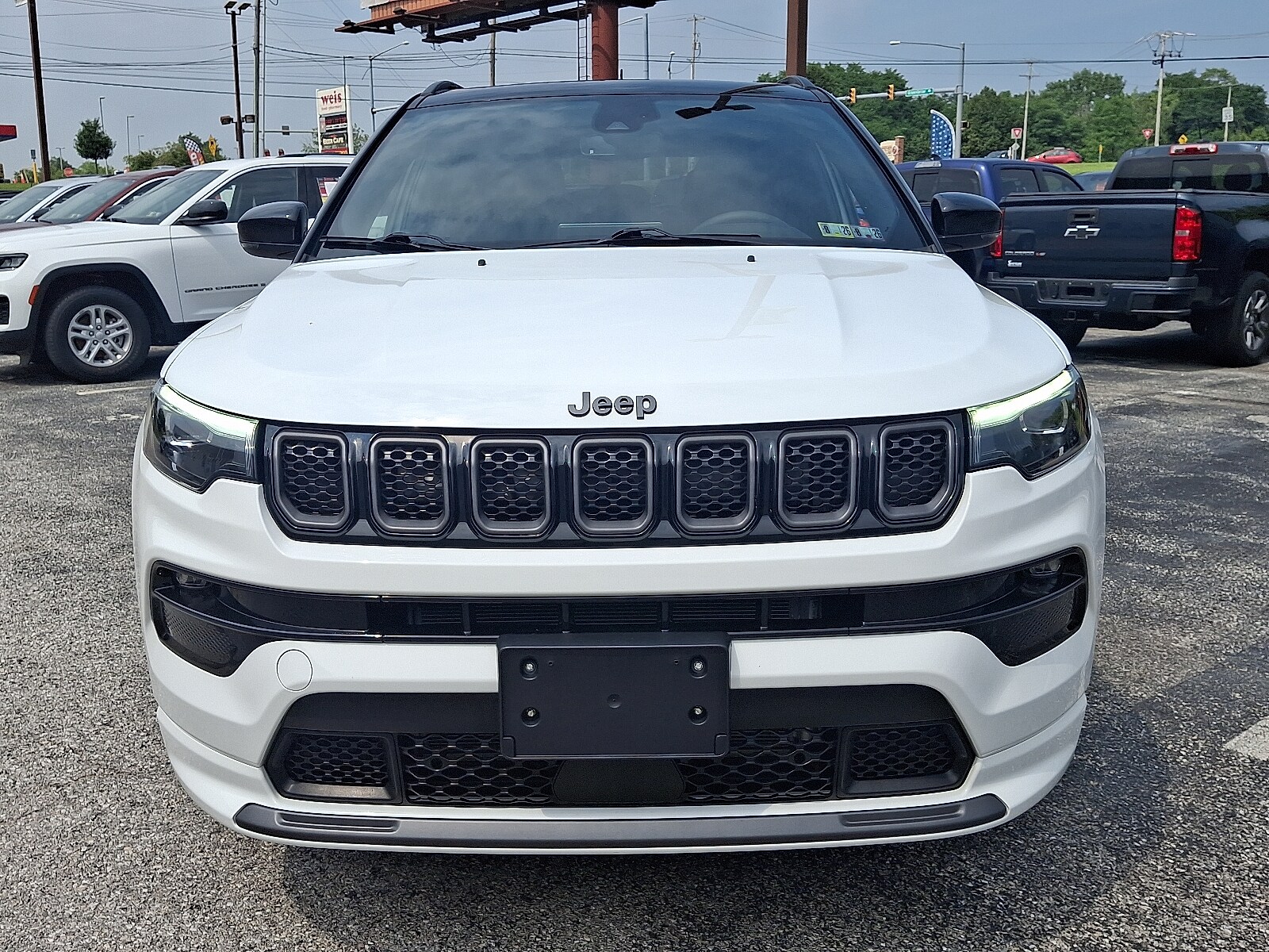 2023 Jeep Compass Limited High Altitude photo 2