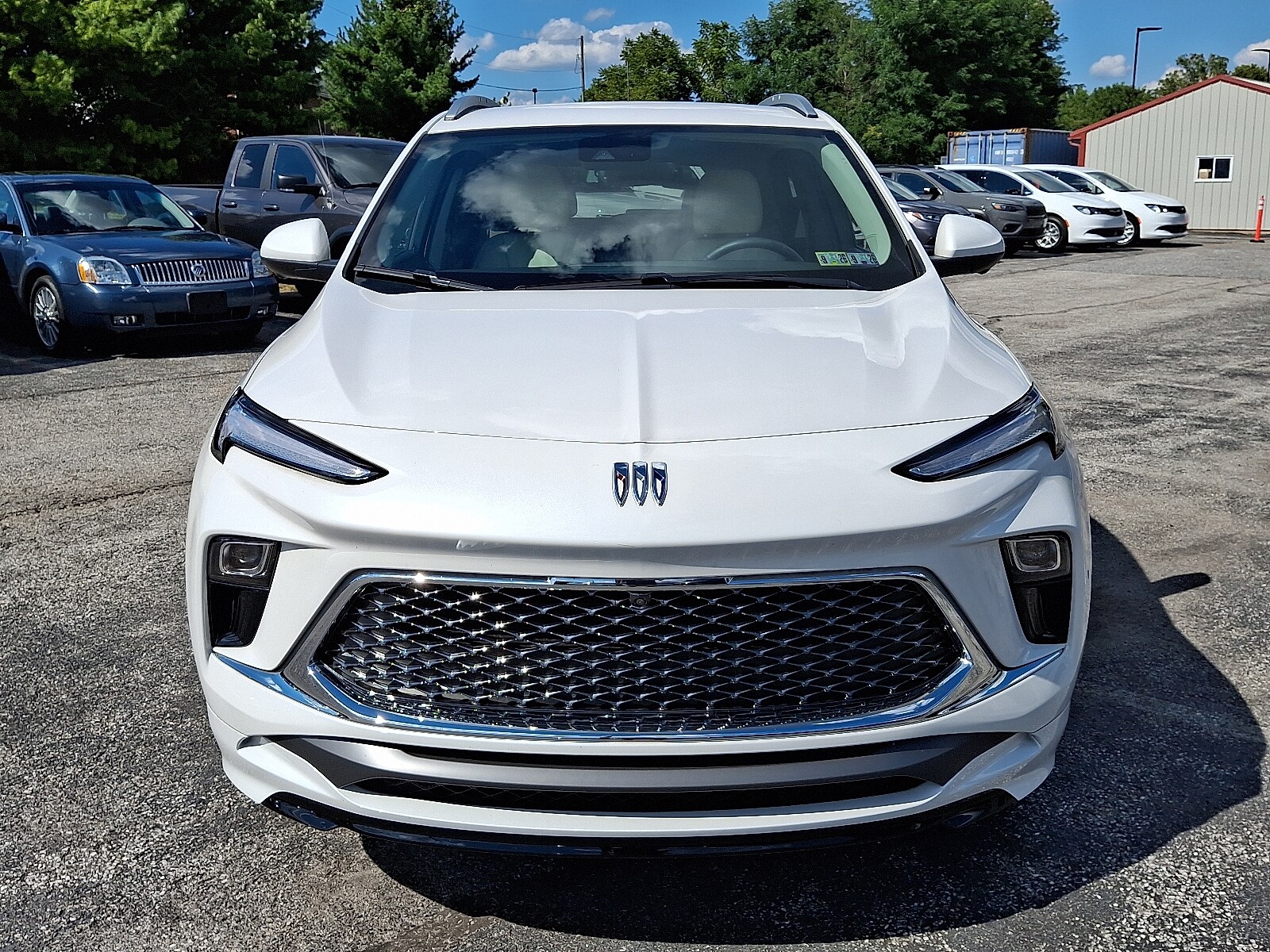 2024 Buick Encore GX Avenir photo 2