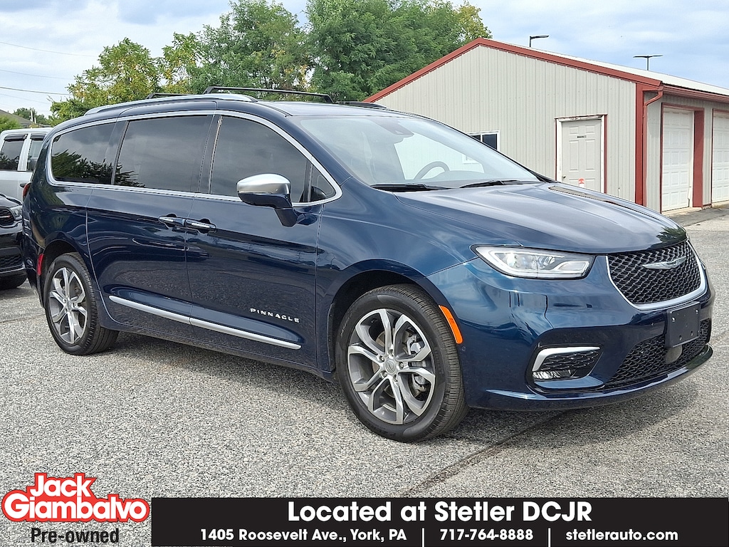 Used 2022 Chrysler Pacifica Pinnacle Van Passenger Van