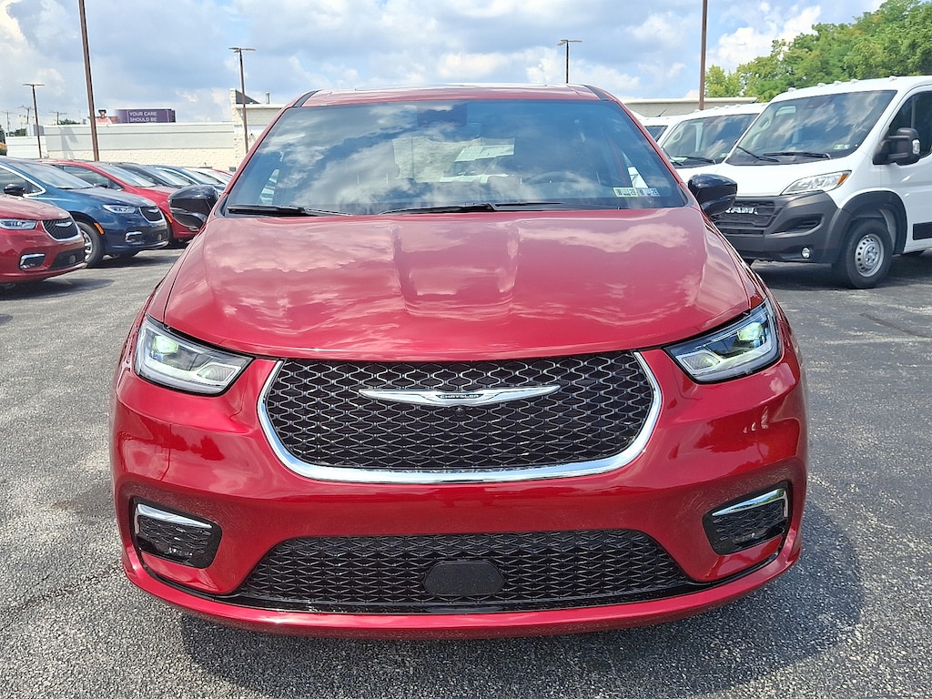 Used 2026 Chrysler Pacifica Select Van Passenger Van