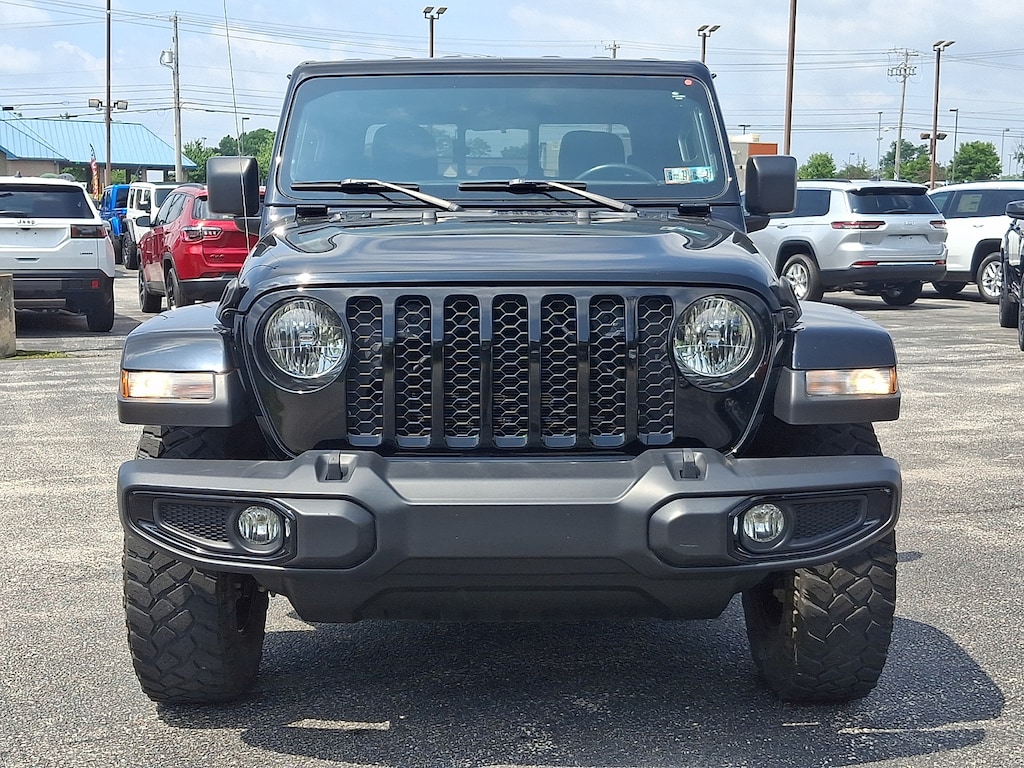 Used 2022 Jeep Gladiator Sport Truck Crew Cab