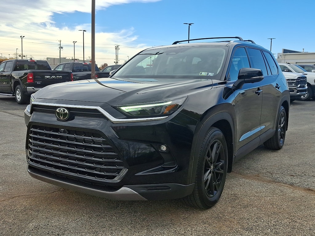 2024 Toyota Highlander Hybrid Limited photo 4