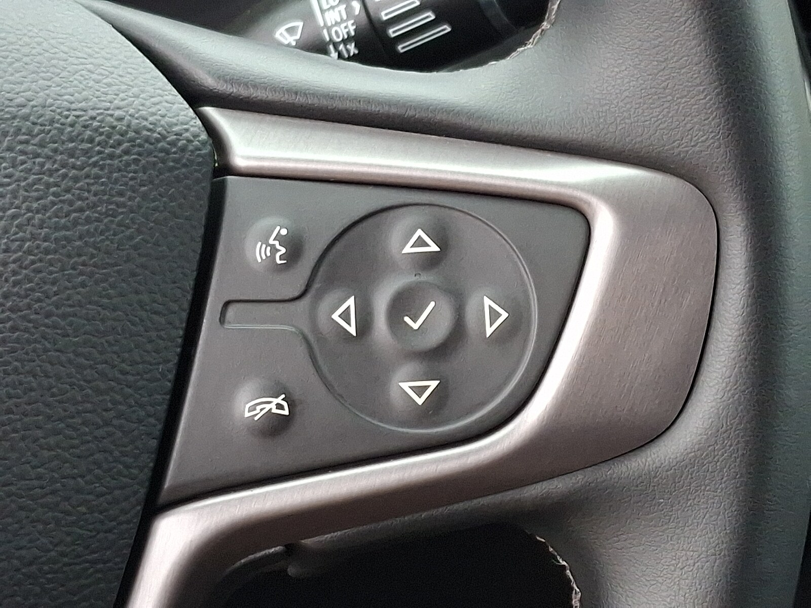 2023 GMC Acadia AT4 - Photo 24