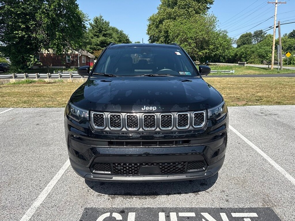 Used 2023 Jeep Compass Latitude Lux Sport Utility