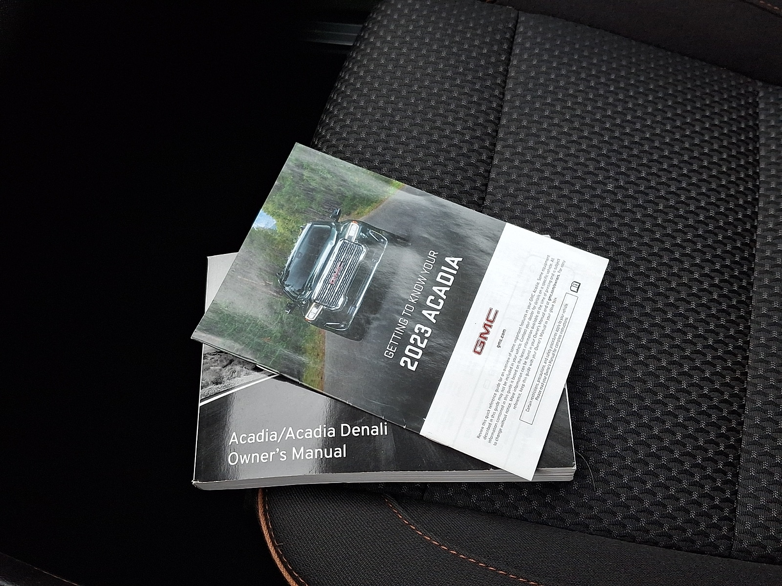 2023 GMC Acadia AT4 - Photo 29