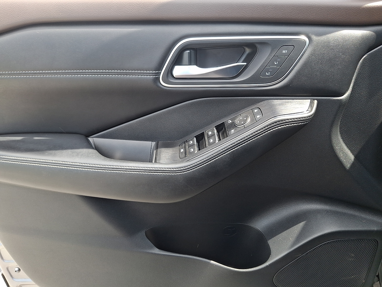 2023 Nissan Rogue Platinum - Photo 14