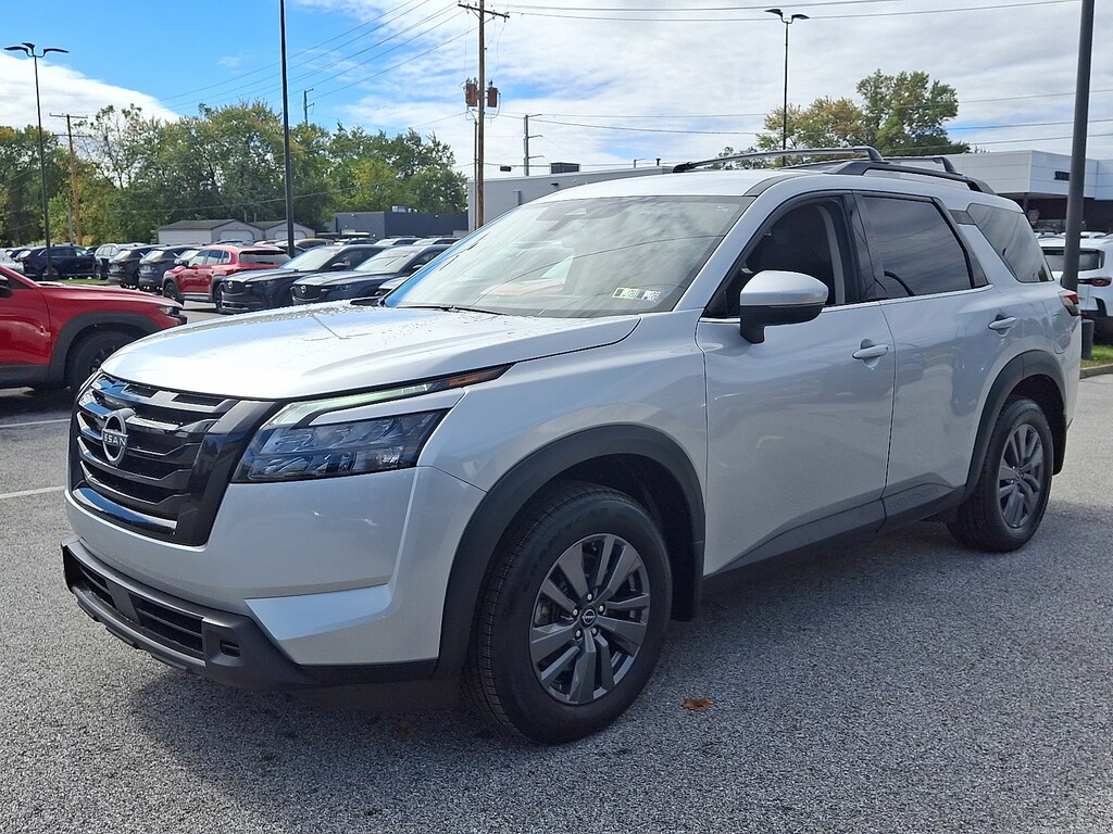 Used 2024 Nissan Pathfinder SV 4WD Sport Utility