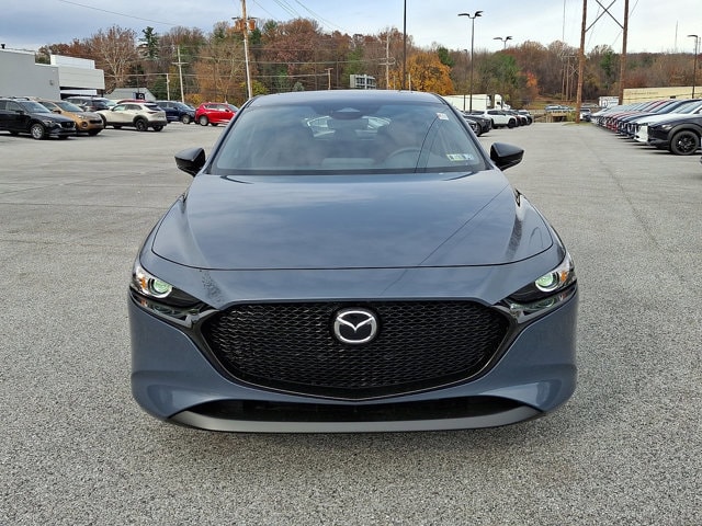 2026 Mazda Mazda3 Hatchback 2.5 s Carbon photo 2