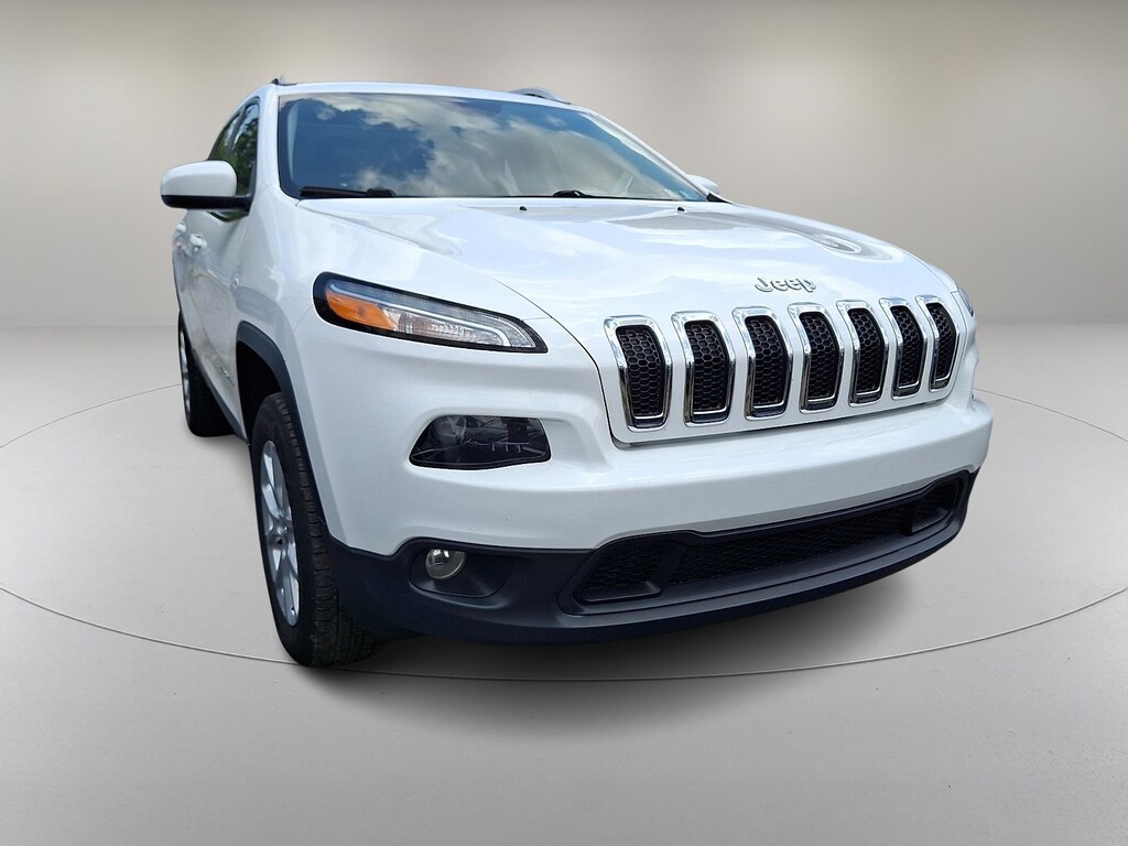 Used 2018 Jeep Cherokee Latitude Plus 4x4 Sport Utility