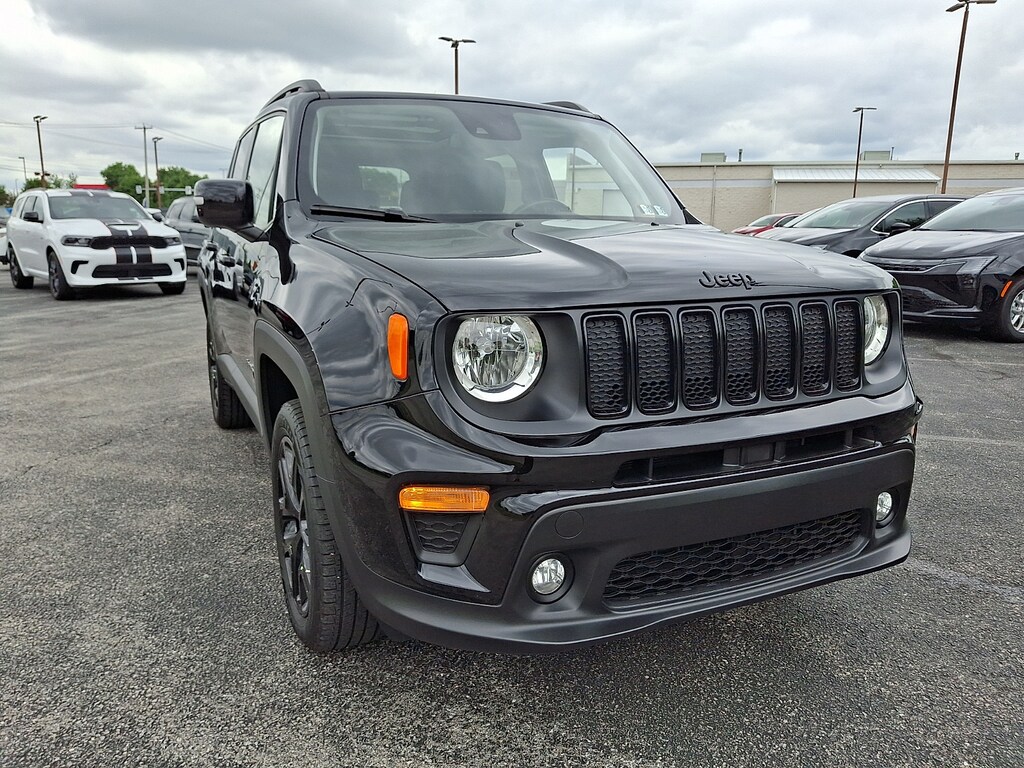 Used 2023 Jeep Renegade Altitude 4x4 Sport Utility
