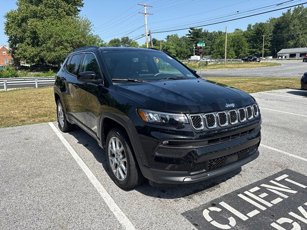 Used 2023 Jeep Compass Latitude Lux Sport Utility