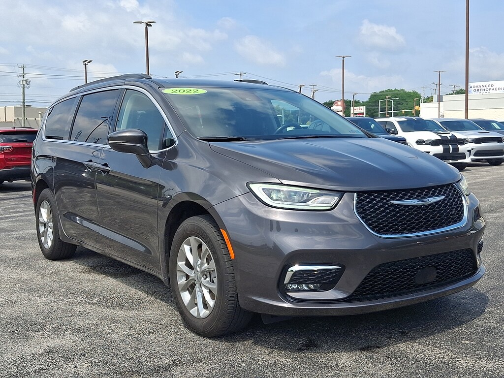 Certified 2022 Chrysler Pacifica Touring L AWD Passenger Van