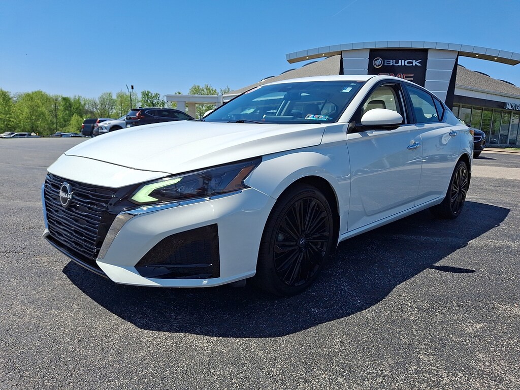 Used 2023 Nissan Altima SL Intelligent AWD Sedan