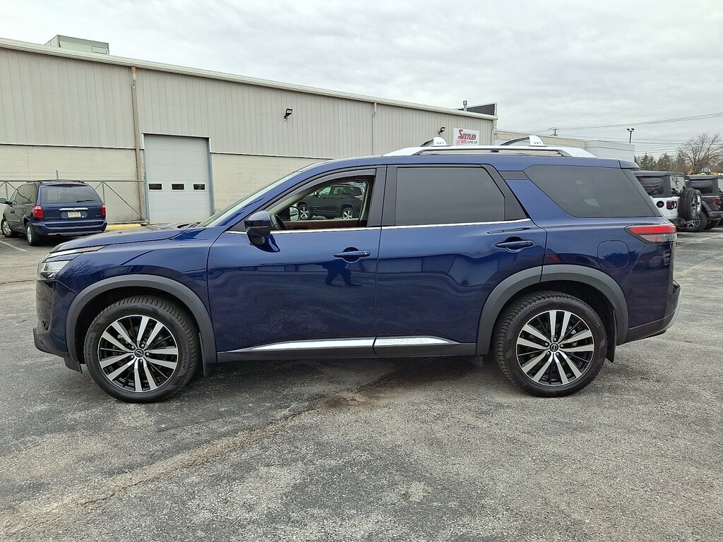 Used 2023 Nissan Pathfinder Platinum 4WD Sport Utility