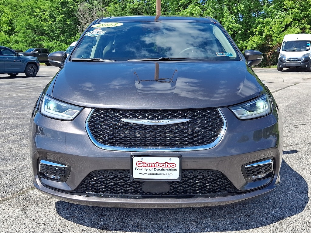 Certified 2023 Chrysler Pacifica Touring L Passenger Van