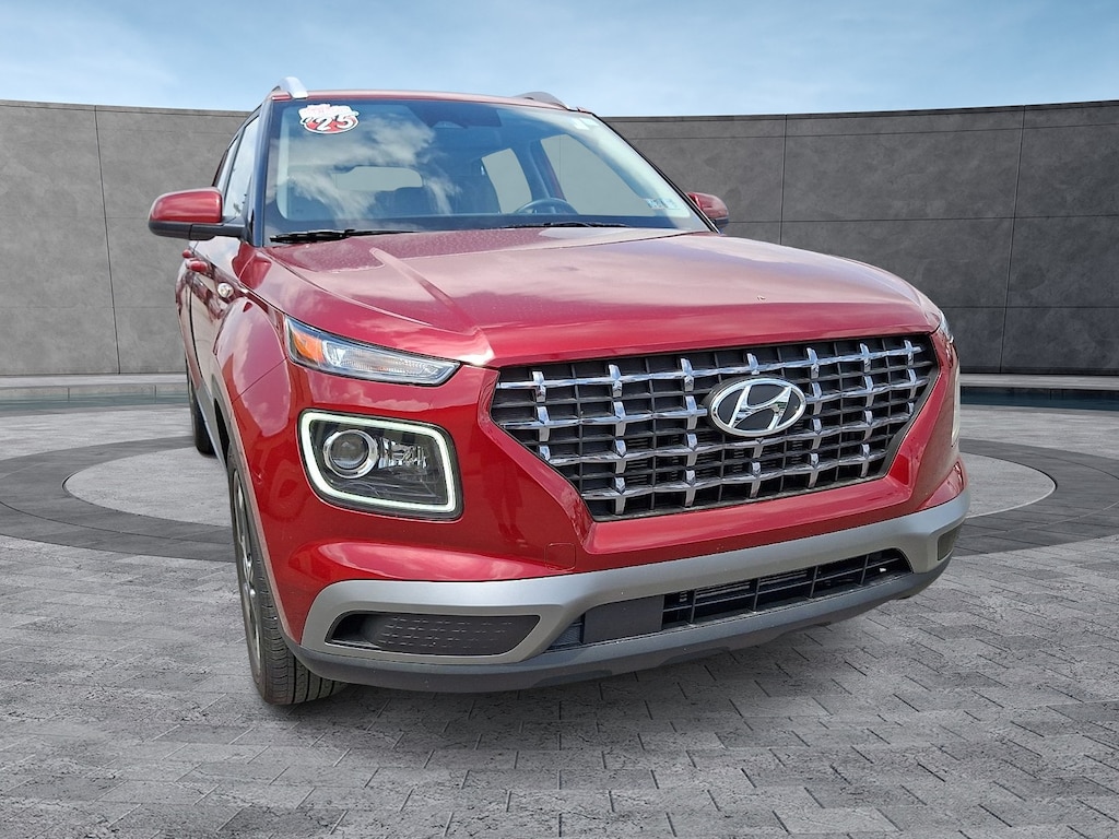 Used 2025 Hyundai Venue Limited Sport Utility