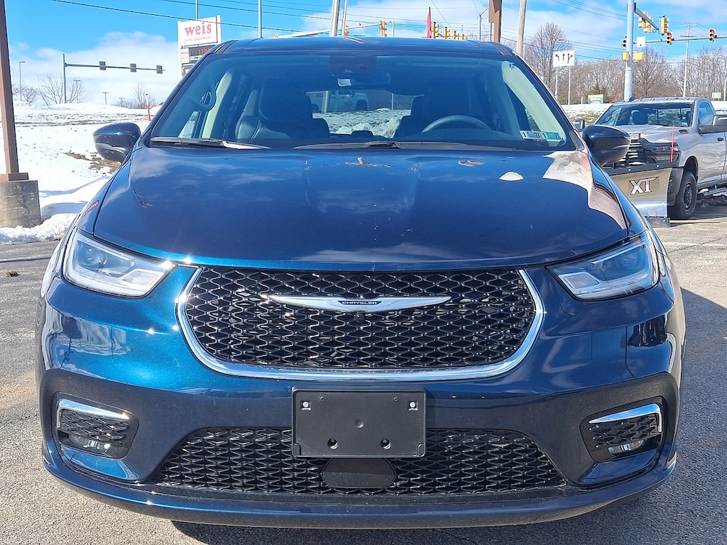 Used 2023 Chrysler Pacifica Touring L AWD Passenger Van