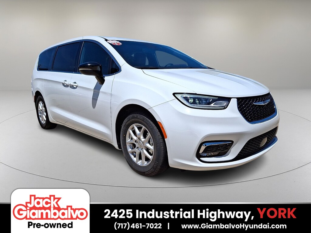 Used 2025 Chrysler Pacifica Select Passenger Van